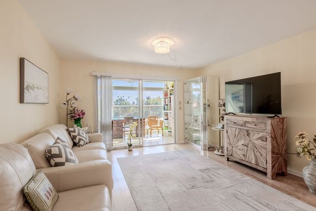 2333 Indian River Boulevard 306, Vero Beach, FL 32960