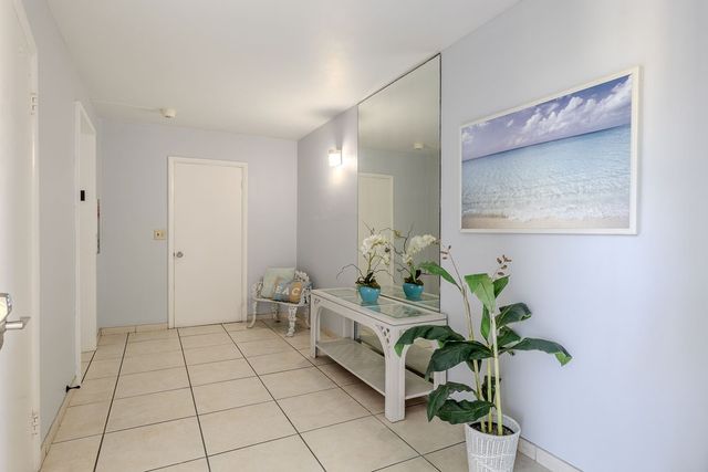 2333 Indian River Boulevard 306, Vero Beach, FL 32960