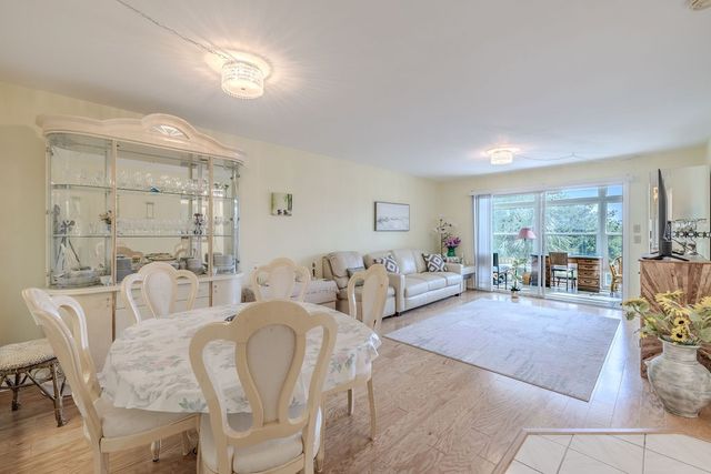 2333 Indian River Boulevard 306, Vero Beach, FL 32960