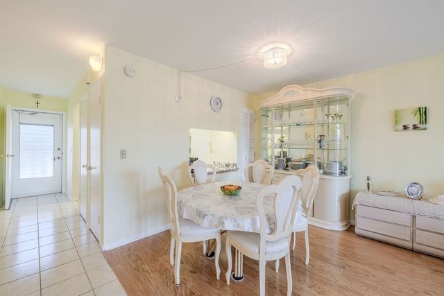 2333 Indian River Boulevard 306, Vero Beach, FL 32960