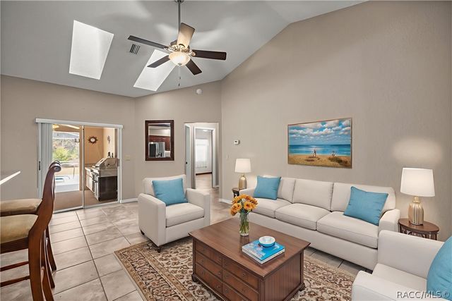 5982 N Maroon Way, Beverly Hills, FL 34465