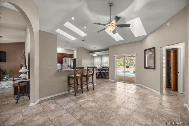 5982 N Maroon Way, Beverly Hills, FL 34465