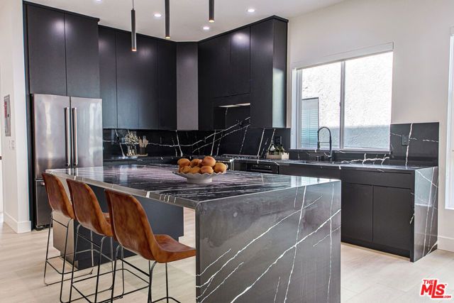 1815 Barry Avenue, Los Angeles, CA 90025