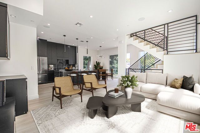 1815 Barry Avenue, Los Angeles, CA 90025