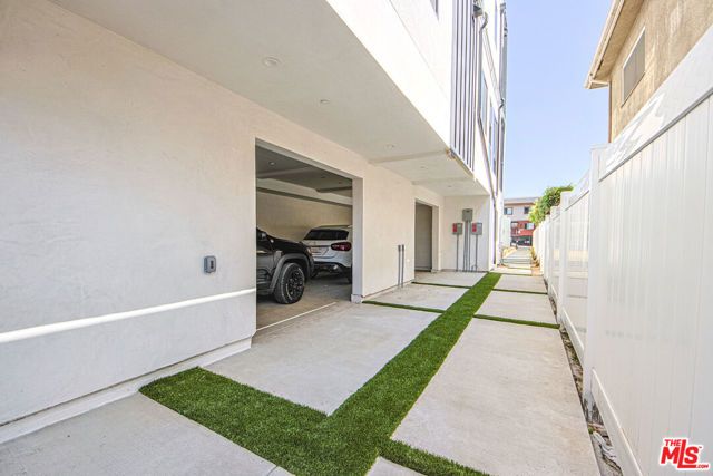 1815 Barry Avenue, Los Angeles, CA 90025
