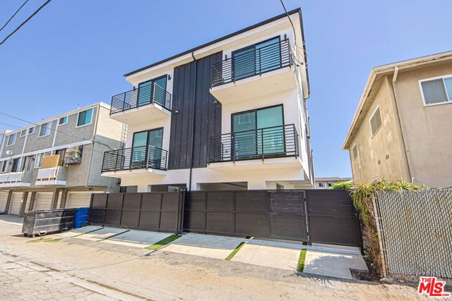 1815 Barry Avenue, Los Angeles, CA 90025