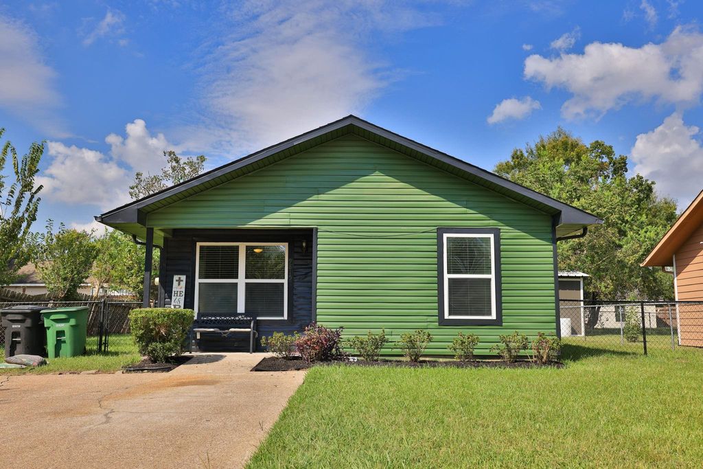 9815 Caballero Drive, Houston, TX 77078