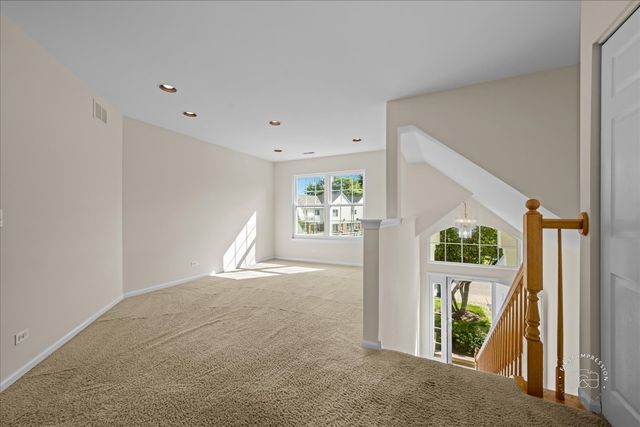 146 Bay Drive, Itasca, IL 60143