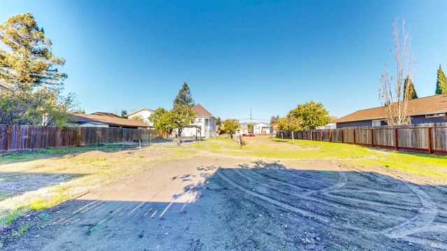 316 Vallejo St, Petaluma, CA 94952