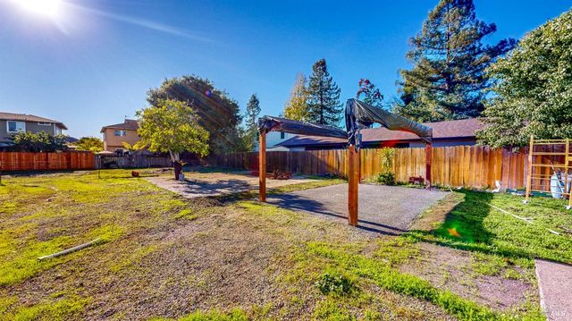 316 Vallejo St, Petaluma, CA 94952