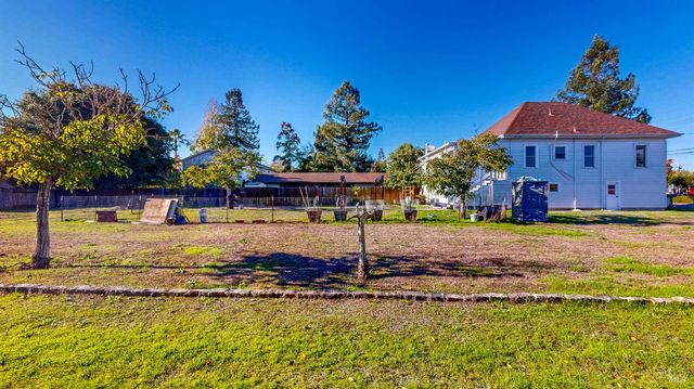316 Vallejo St, Petaluma, CA 94952