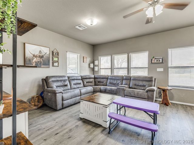 17515 Harreld Road, Beggs, OK 74421