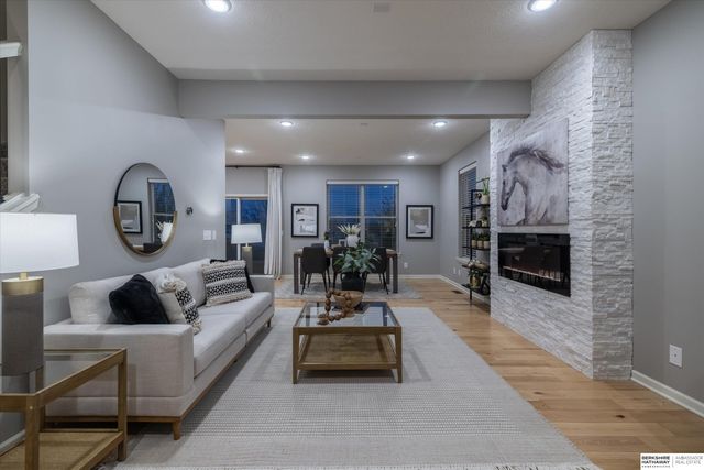 20459 E Street, Omaha, NE 68022