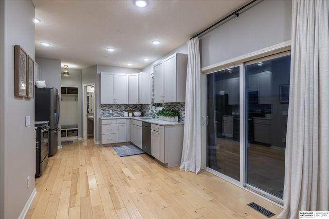 20459 E Street, Omaha, NE 68022