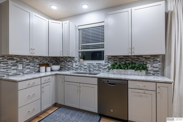 20459 E Street, Omaha, NE 68022