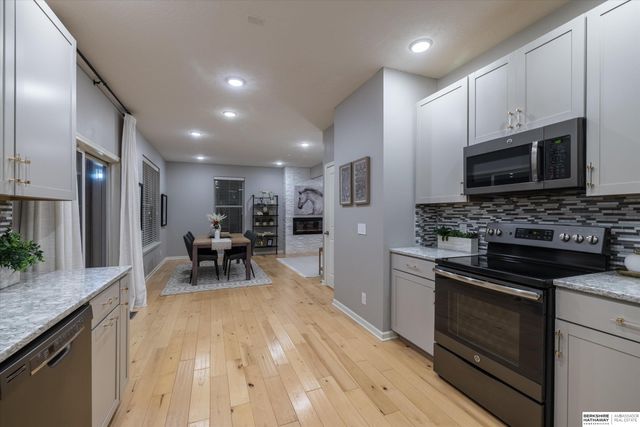 20459 E Street, Omaha, NE 68022
