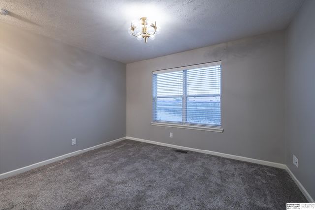 20459 E Street, Omaha, NE 68022