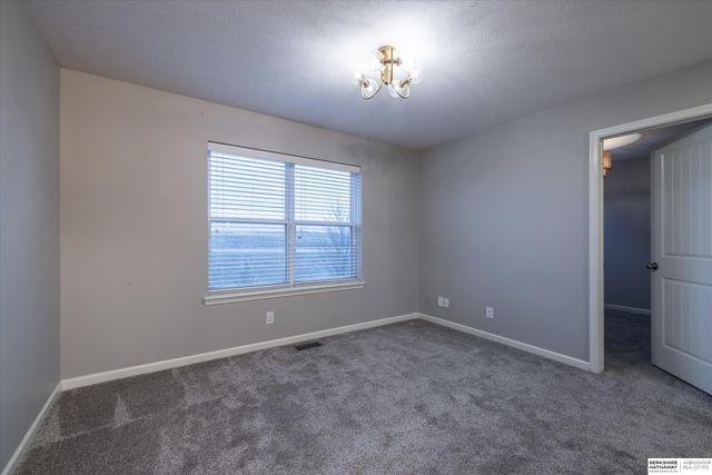 20459 E Street, Omaha, NE 68022