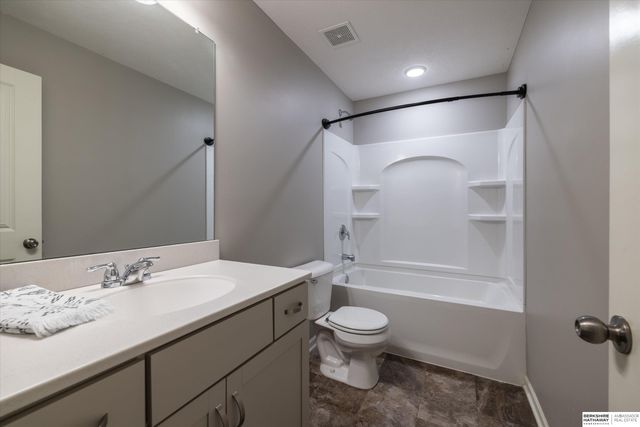 20459 E Street, Omaha, NE 68022
