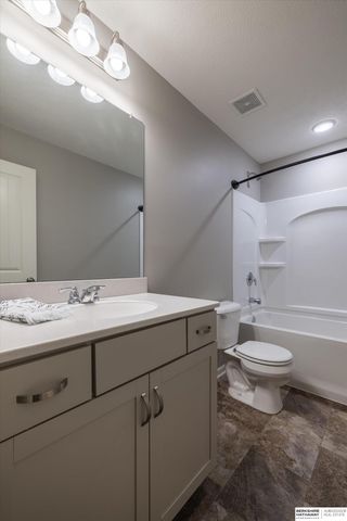20459 E Street, Omaha, NE 68022