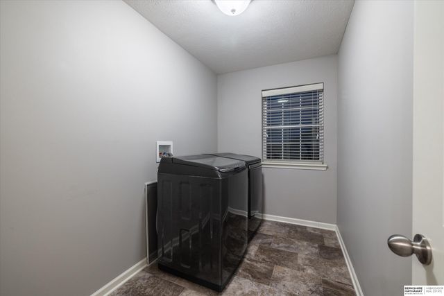 20459 E Street, Omaha, NE 68022