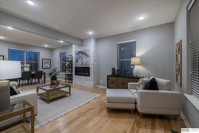 20459 E Street, Omaha, NE 68022