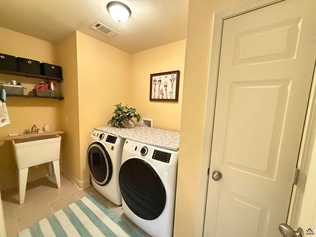 872 Jasmaine Way, Lizella, GA 31052