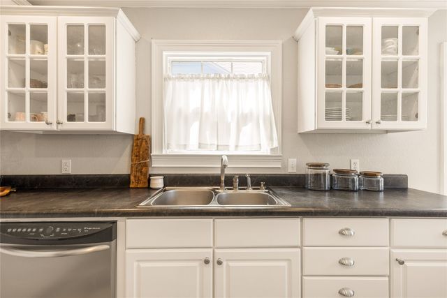 4216 Locke Avenue, Fort Worth, TX 76107