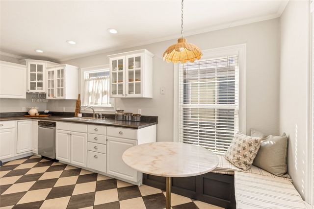 4216 Locke Avenue, Fort Worth, TX 76107