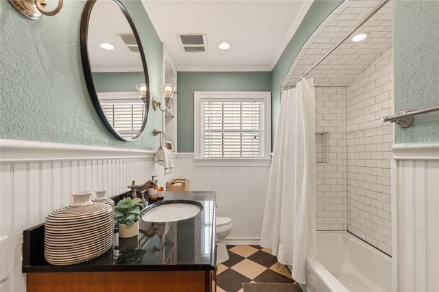 4216 Locke Avenue, Fort Worth, TX 76107