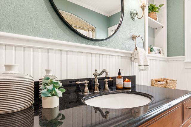 4216 Locke Avenue, Fort Worth, TX 76107