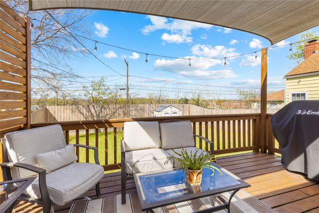 4216 Locke Avenue, Fort Worth, TX 76107