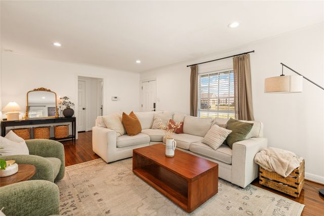 4216 Locke Avenue, Fort Worth, TX 76107