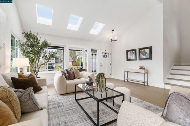 224 Briar Dr, Martinez, CA 94553