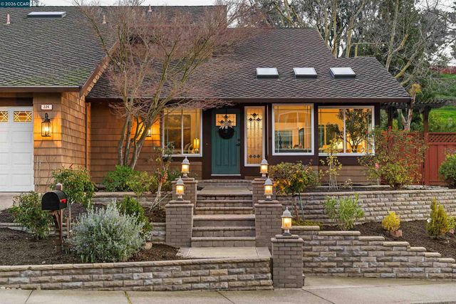 224 Briar Dr, Martinez, CA 94553