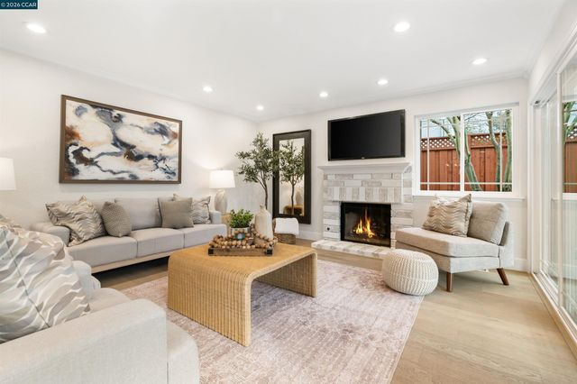 224 Briar Dr, Martinez, CA 94553