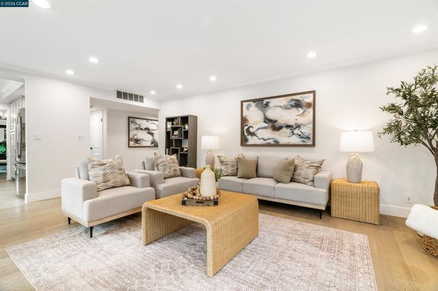 224 Briar Dr, Martinez, CA 94553