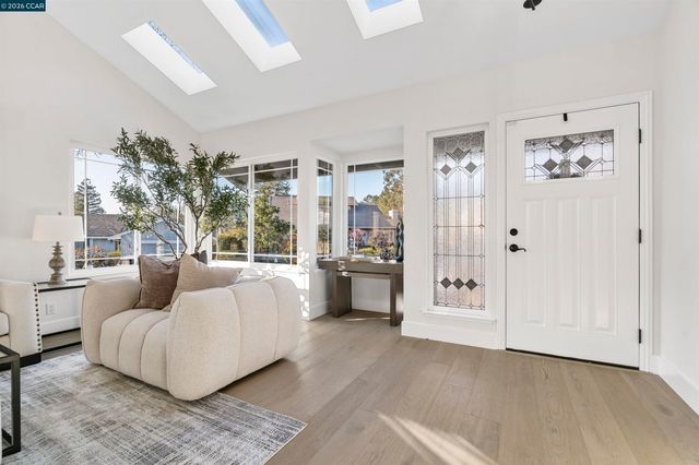 224 Briar Dr, Martinez, CA 94553