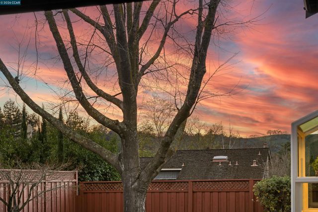 224 Briar Dr, Martinez, CA 94553