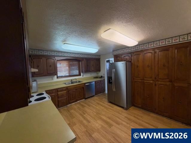 1105 Orchard Ln, Woodburn, OR 97071