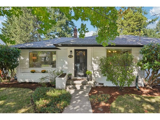 11851 Se MADISON St, Portland, OR 97216