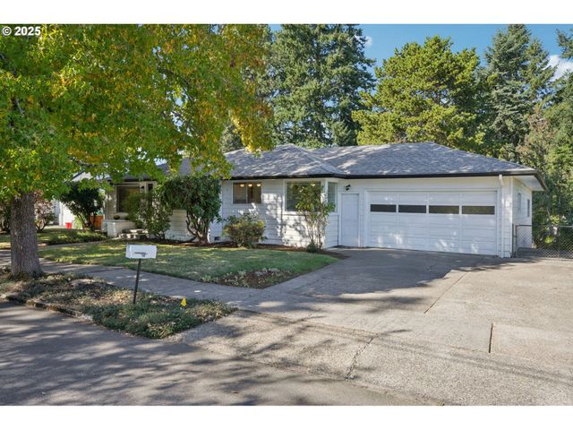 11851 Se MADISON St, Portland, OR 97216