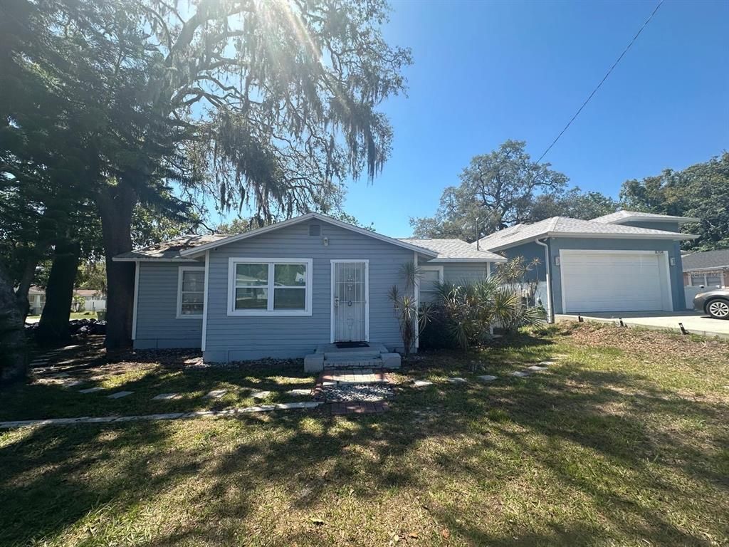 8702 EL PORTAL DR, Tampa, FL 33604