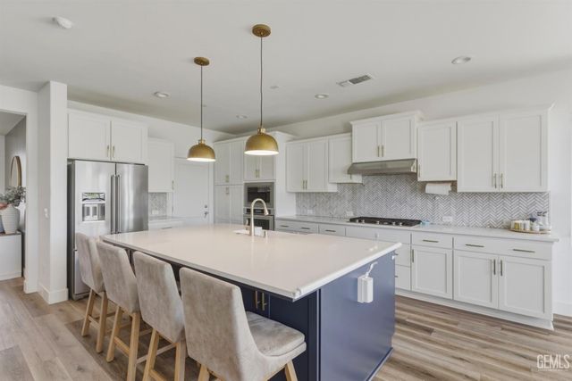 14709 Bromshire Street, Bakersfield, CA 93311