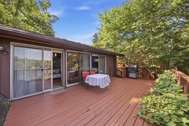 11881 Westshore Drive, Pinckney, MI 48169