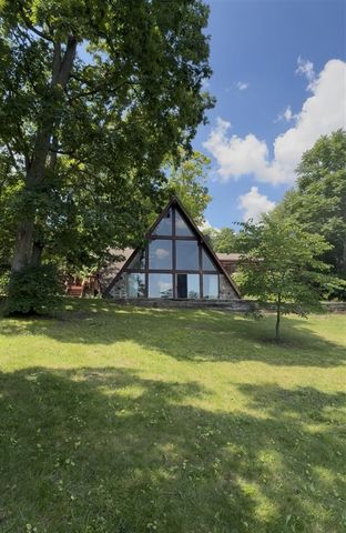 11881 Westshore Drive, Pinckney, MI 48169
