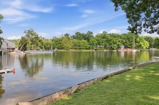 11881 Westshore Drive, Pinckney, MI 48169