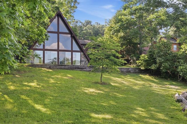 11881 Westshore Drive, Pinckney, MI 48169