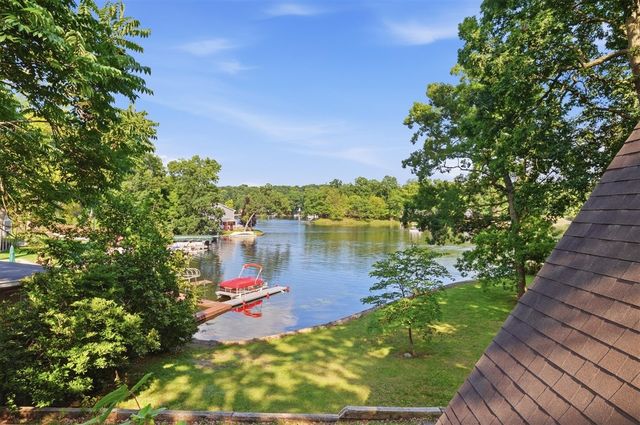 11881 Westshore Drive, Pinckney, MI 48169