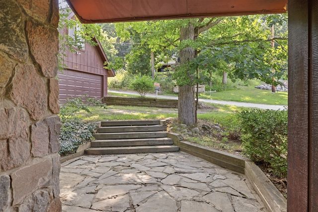 11881 Westshore Drive, Pinckney, MI 48169